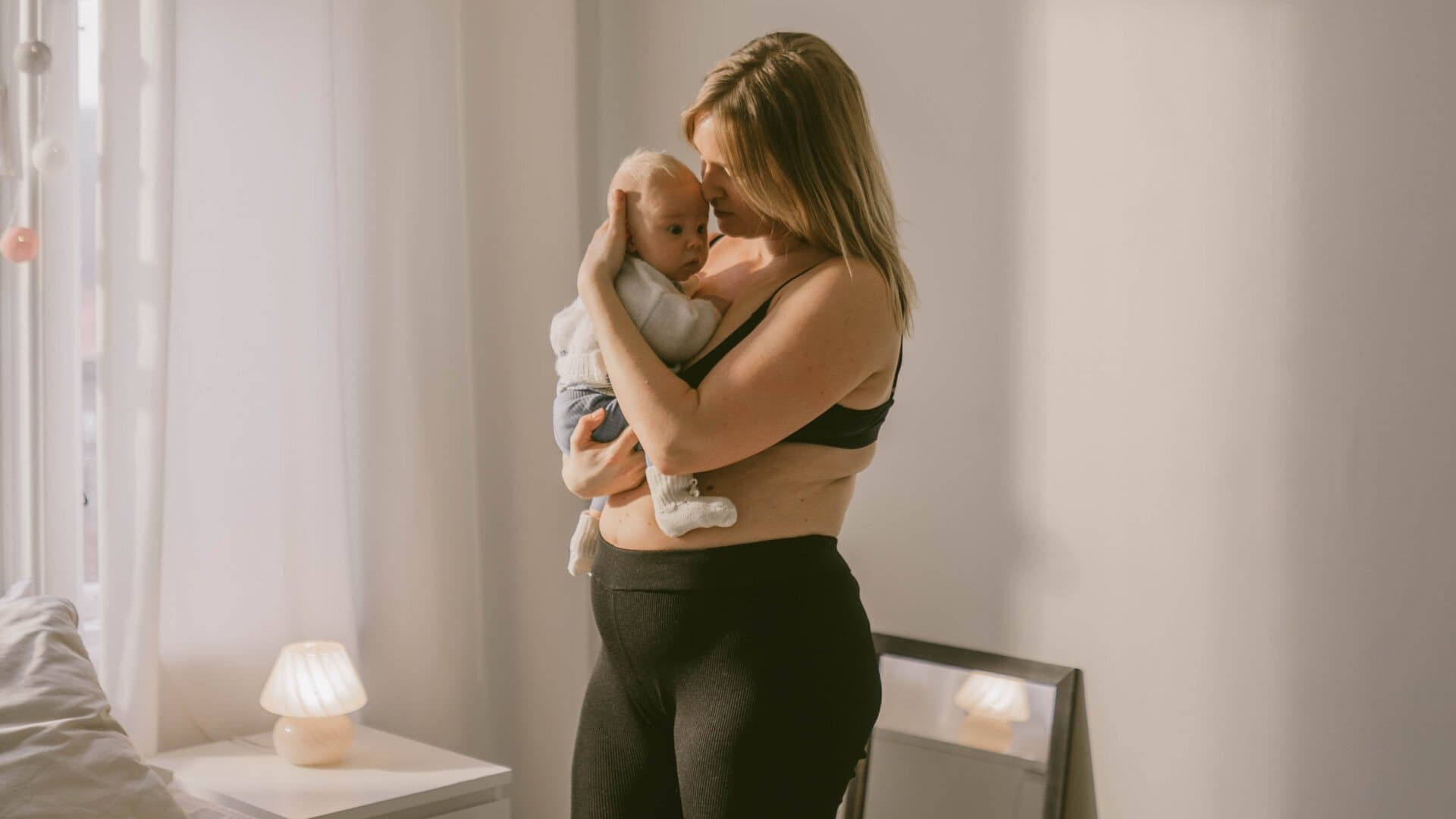 mamma med bebis mamma med bebis