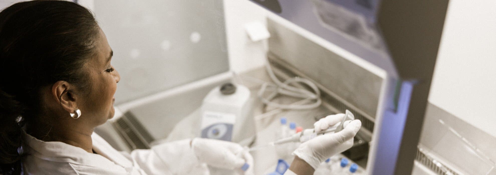 läkare utför kliniskt atbete läkare utför kliniskt atbete