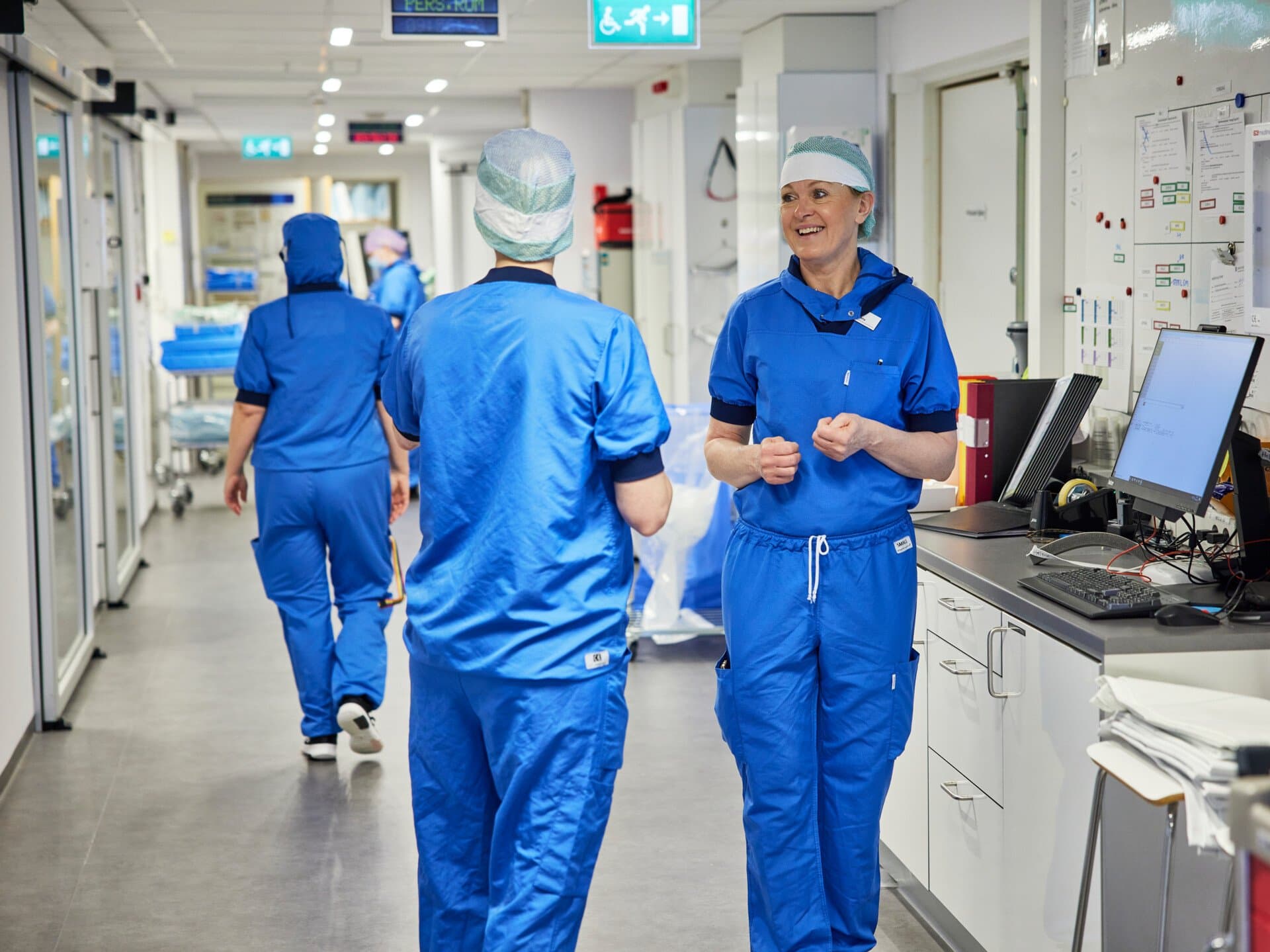 Läkare i korridor Läkare i korridor