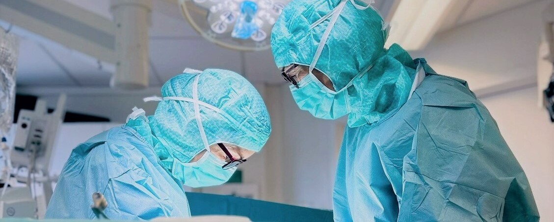 Kirurger under en operation